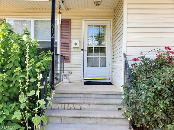 3rd image of 912 Haran Ave