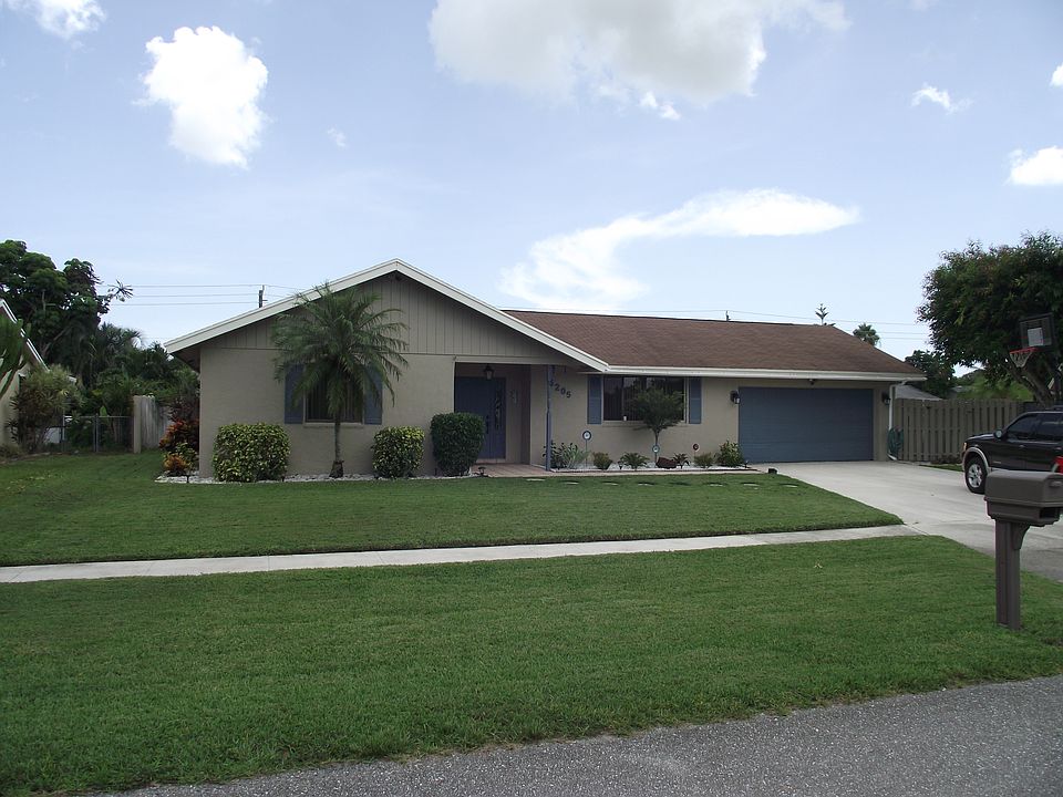 1st image of 5205 Woodstone Cir E