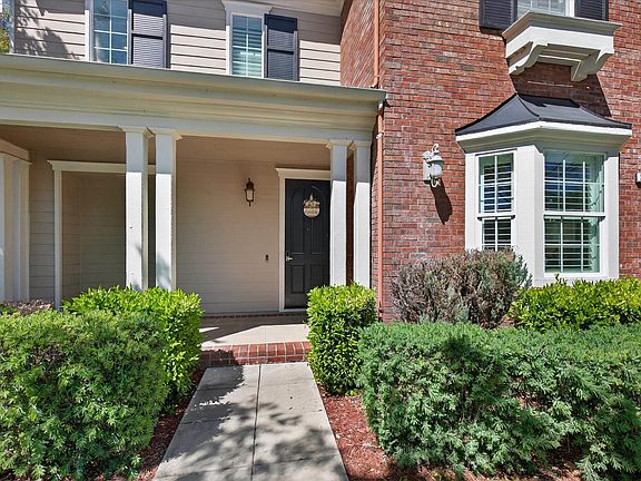 3rd image of 3139 Sweetviolet Dr