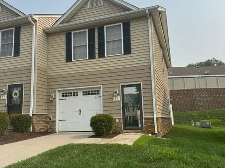 33 Catherine Ct — Photo 1
