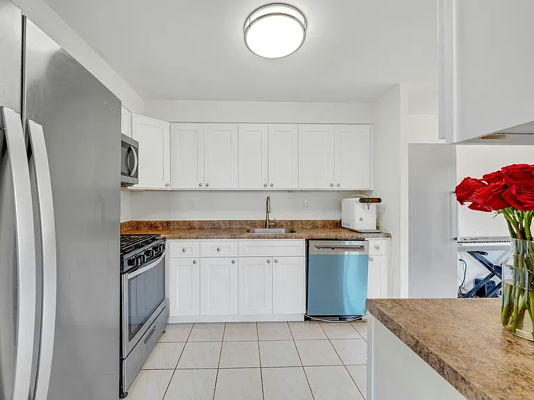 418 Chase Ct — Photo 15