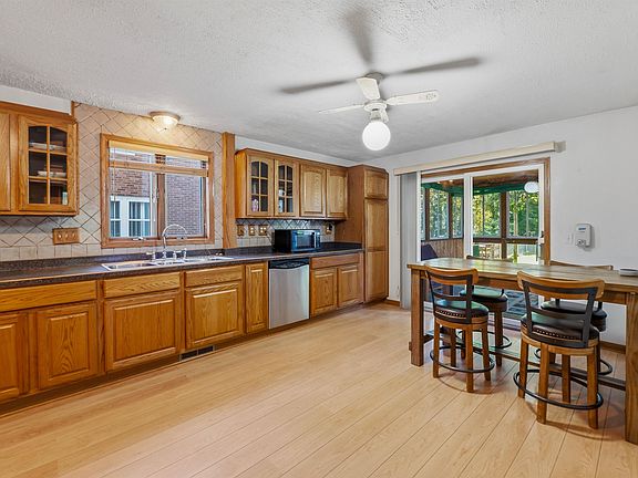 5th image of 206 S Vita Ave