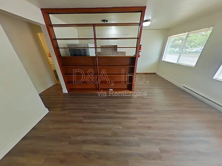 2520 NW Tyler Ave — Photo 3