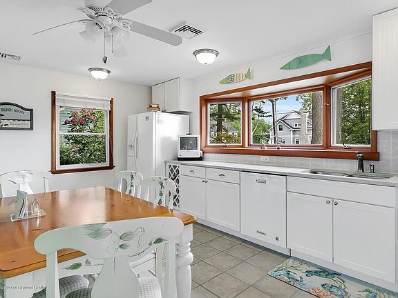 5th image of 294 Osborne Ave