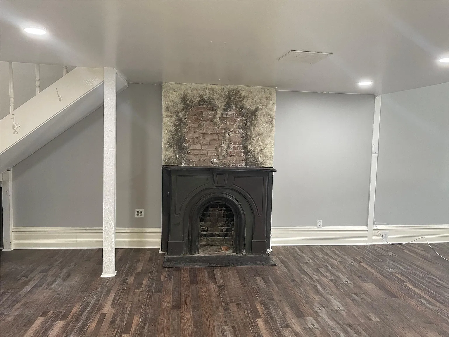 1 bed, 1.0 bath, 9288 sqft, $1,600 — Photo 2
