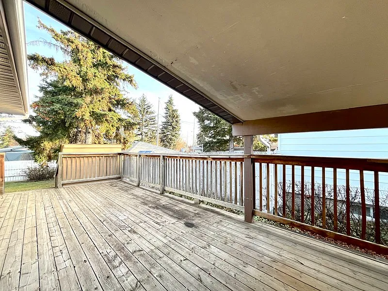 4 bed, 2.0 bath, 1060 sqft, $1,950 — Photo 2