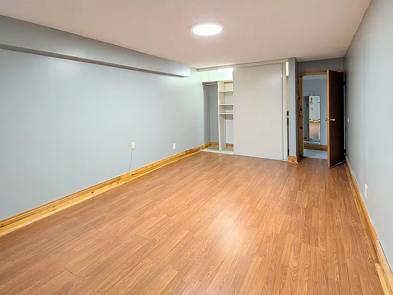 44 Spadina Ave #1 — Photo 17