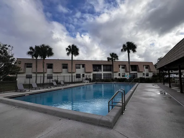 4709 Oak Terrace Drive, Greenacres, FL 33463