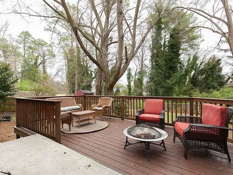 2726 Harrington Dr — Photo 9