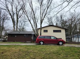 309 Leonard Ln, Midland, MI 48640