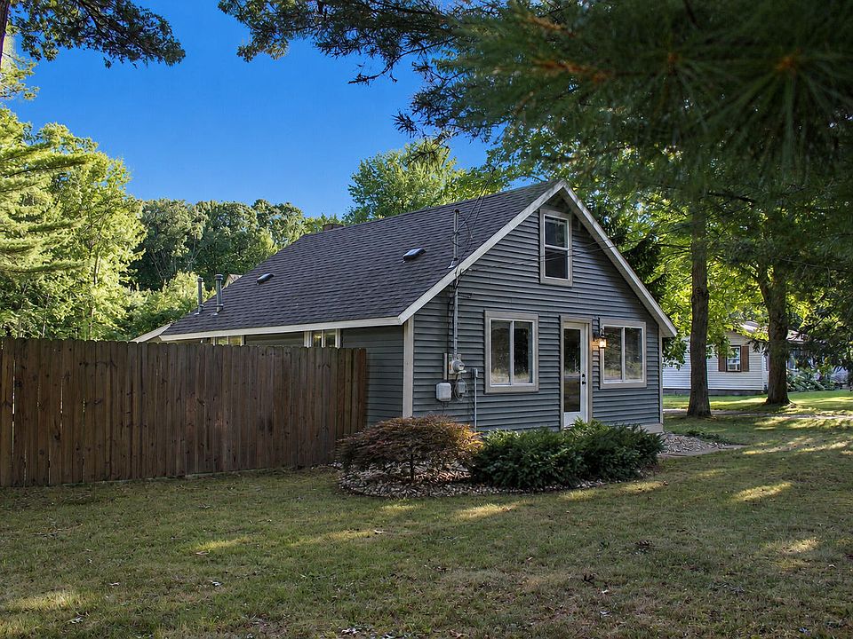 1st image of 3429 W Giles Rd