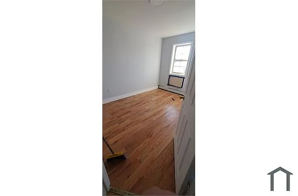 Building Photo - 1353 Pinson St #3
