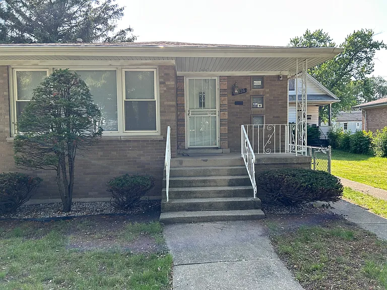 S Racine Ave — Photo 1