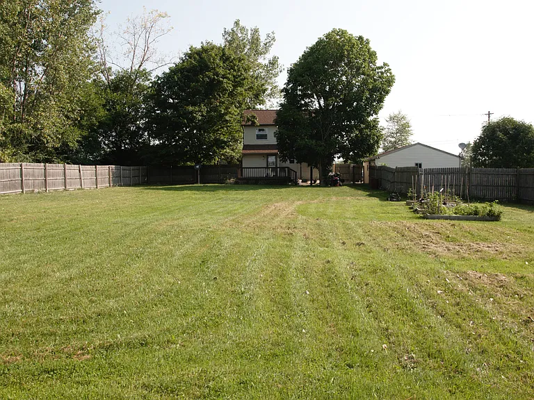 9215 Industrial Pkwy — Photo 24