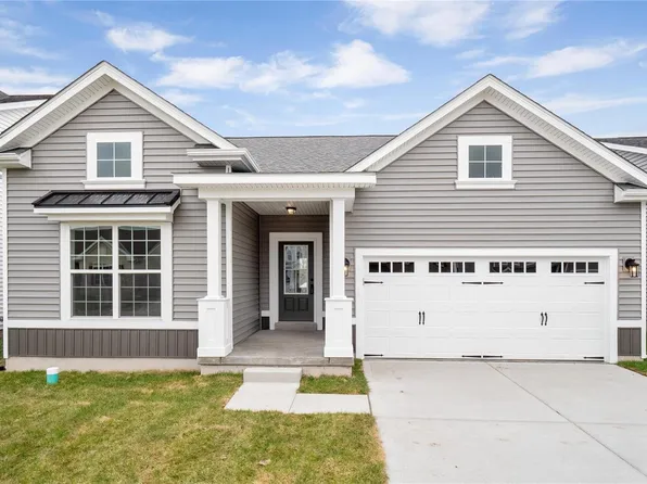 3270 River Breeze Dr, Saint Charles, MO 63301