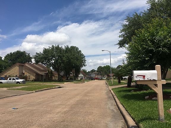 5th image of 1402 Blue Diamond Dr