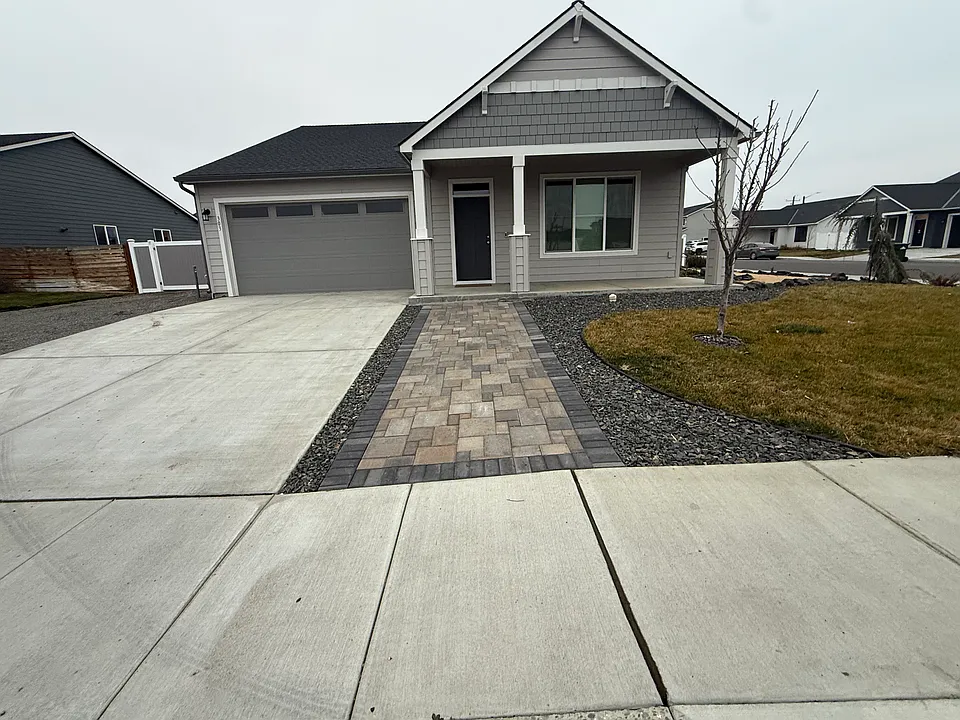 303 Emerald Ave