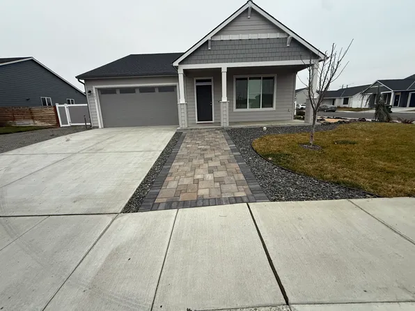 303 Emerald Ave, Grandview, WA 98930