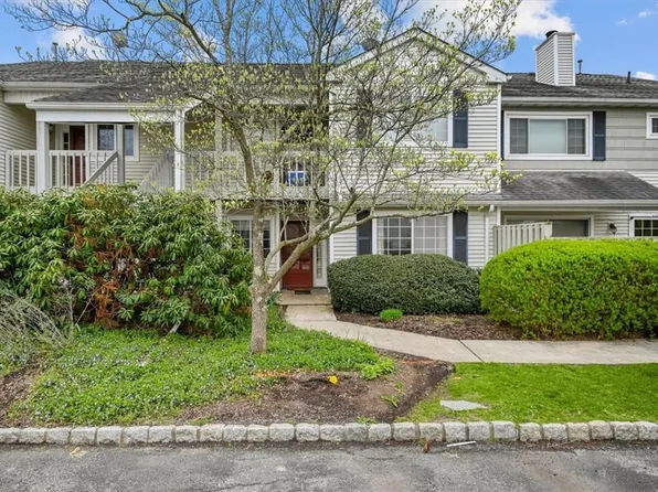 57 Magnolia Lane, Warwick, NY 10990