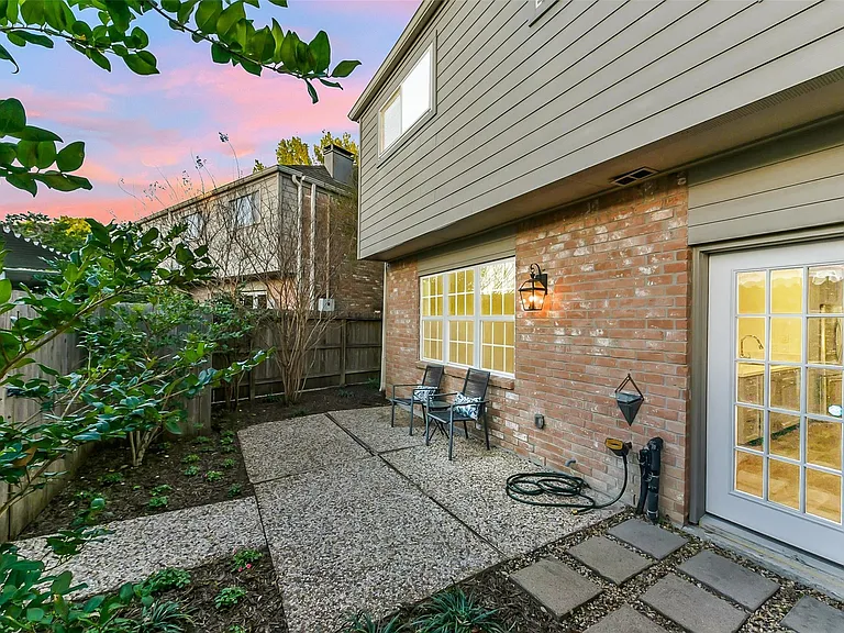 7505 Brompton St — Photo 9