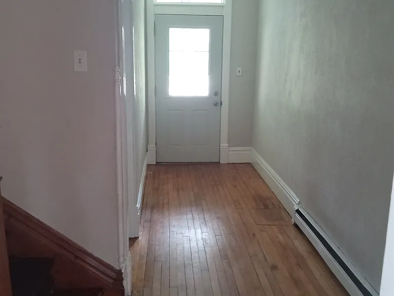 209 Pine St #2 — Photo 4