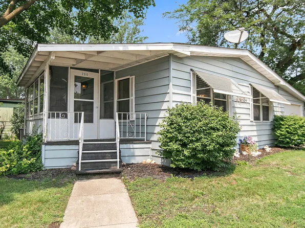 200 Parkwood Rd, Elgin, IL 60123