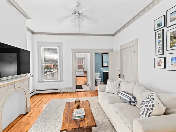 683 E 4th St #1, Boston, MA 02127
