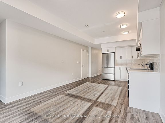 5th image of 62 Dixfield Dr #113