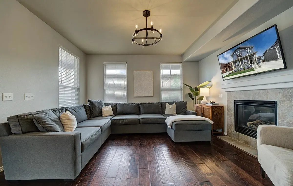 Building Photo - 7082 Silverwind Cir