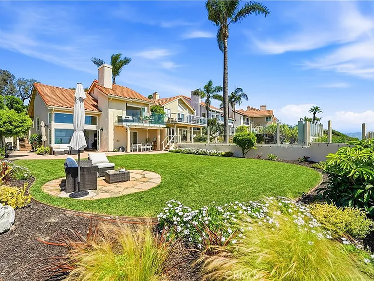 83 Palm Beach Ct — Photo 33
