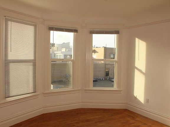 3rd image of 3079 Broderick St APT 4