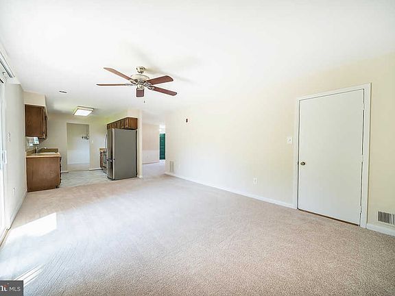 4th image of 10535 Beechwood Dr