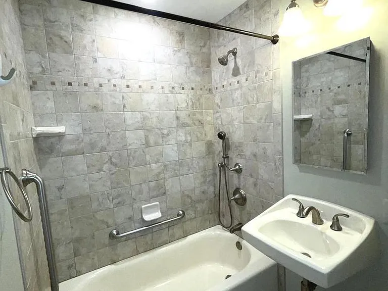 6933 Tyndale St — Photo 20
