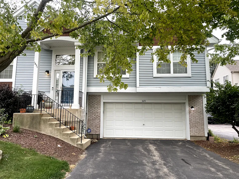 1651 Apple Tree Ln