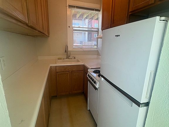 5th image of 1823 25th Ave #3