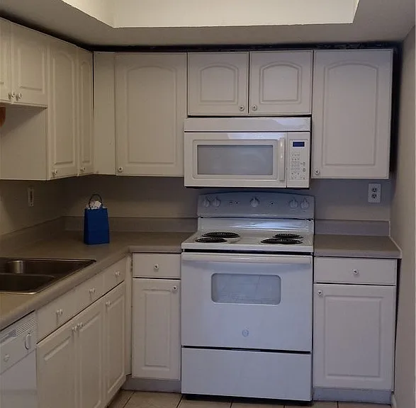2135 Virginia Ave #11 — Photo 3