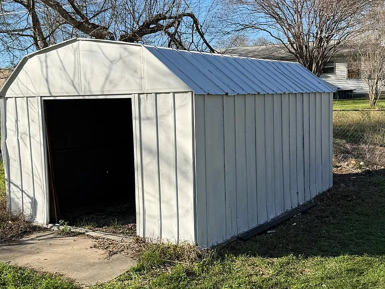 2209 Davis Dr — Photo 14