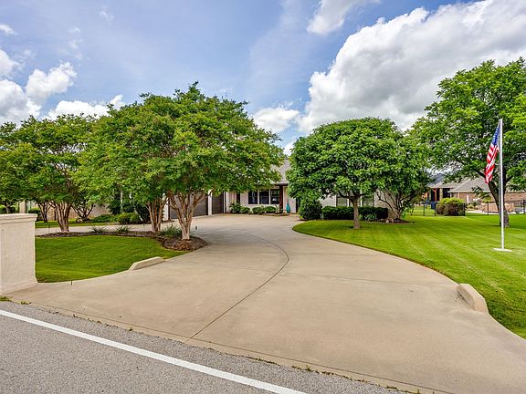 3rd image of 5604 Medinah Ct