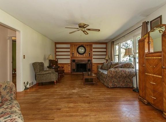 3rd image of 78 Nelmar Dr