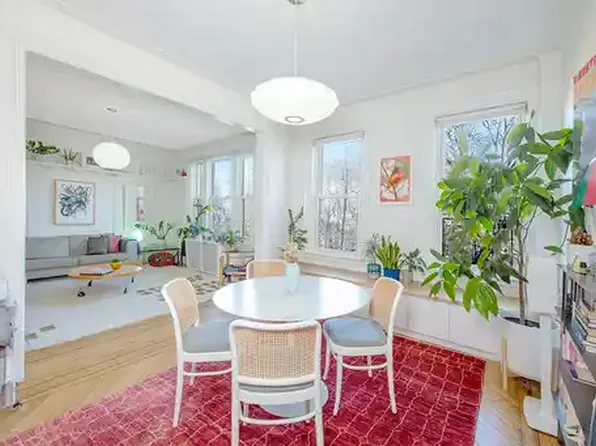 574 44th St APT 3C, Brooklyn, NY 11220