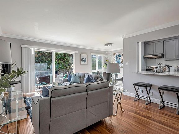 5th image of 833 N Humboldt St APT 209