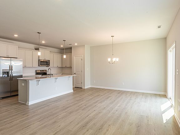 Spacious Kitchen with brand new appliances