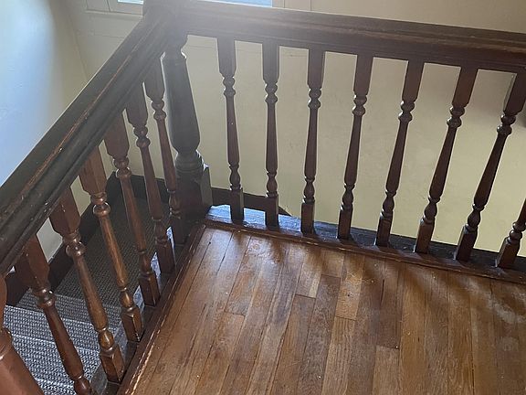 5th image of 402 S Meridian St #1