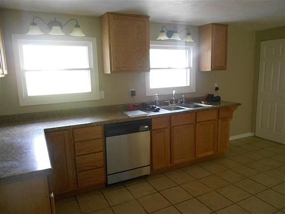 3rd image of 30110 Blaine Ave