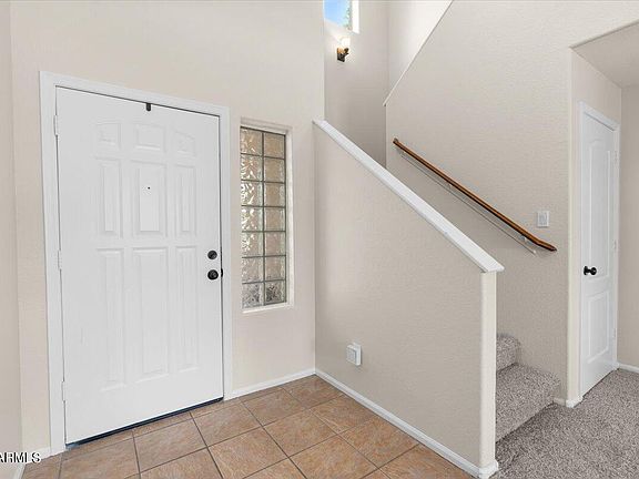 4th image of 925 E LOVEGRASS Drive