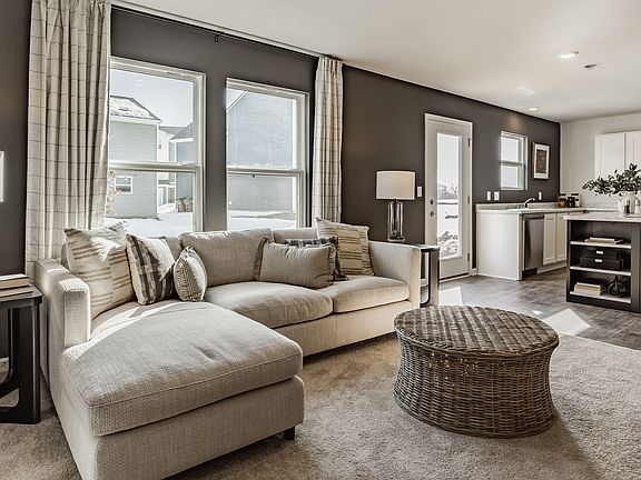 5th image of 4347 Middlemist Way