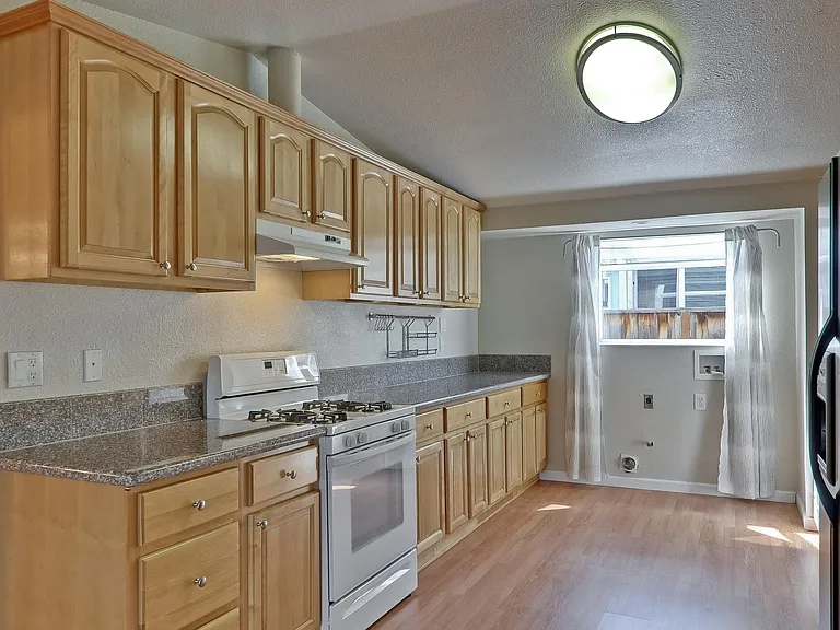 18701 Newsom Ave — Photo 14