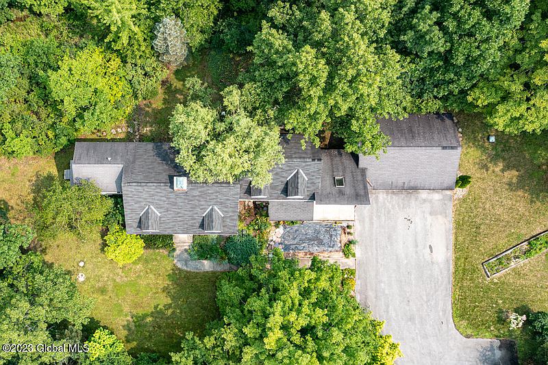 4th image of 2917 Rosendale Road