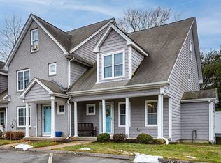 The Town Houses At Lees River Avenue, Somerset, MA 02725