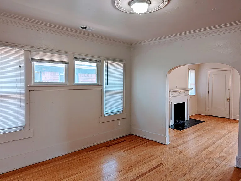 3258 Calvert St — Photo 4